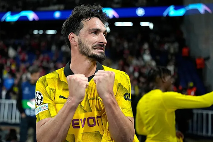 Hummels vẫn đang thất nghiệp